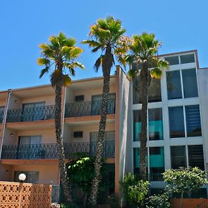 Royal Century Hotel At Lax